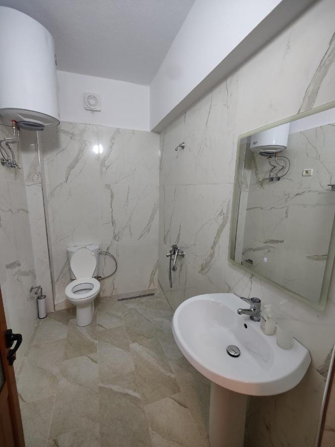 City Center Apartment Μπεράτ Εξωτερικό φωτογραφία
